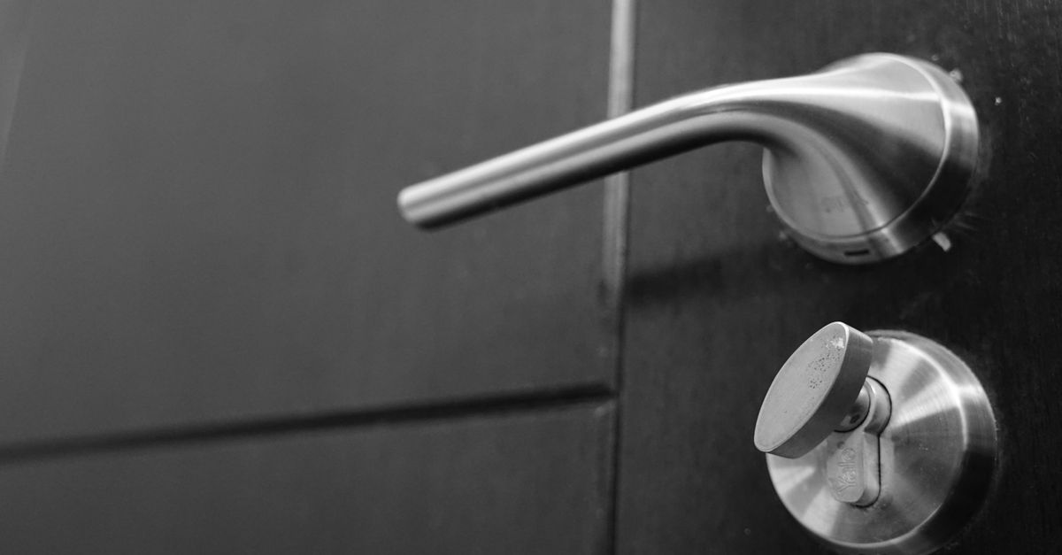 locksmith service technician — West Broadway Locksmith